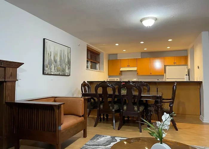Adorable, 2 Bedrooms In West Vancouver