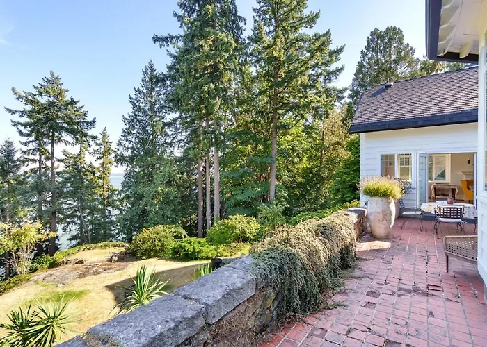Luxe 3Br Coastal Retreat - Views, Hot Tub And Bbq